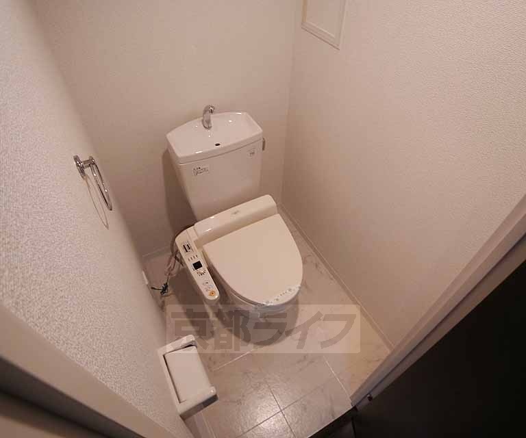 トイレ　ウォシュレット付きです。