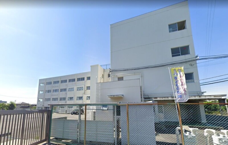 小学校　高槻市立真上小学校（小学校）まで1539m