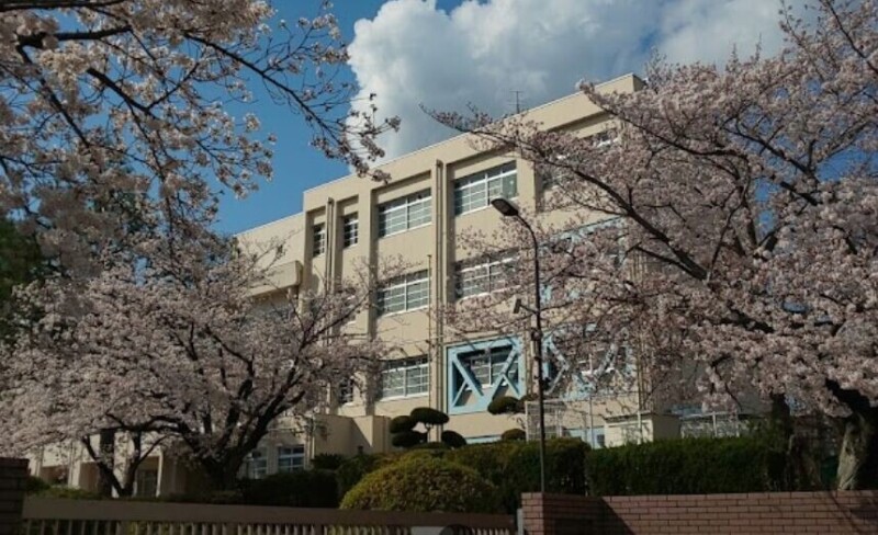 中学校　高槻市立第二中学校（中学校）まで1147m