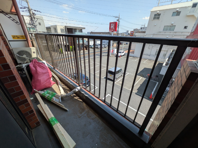 バルコニー　クリーニング中