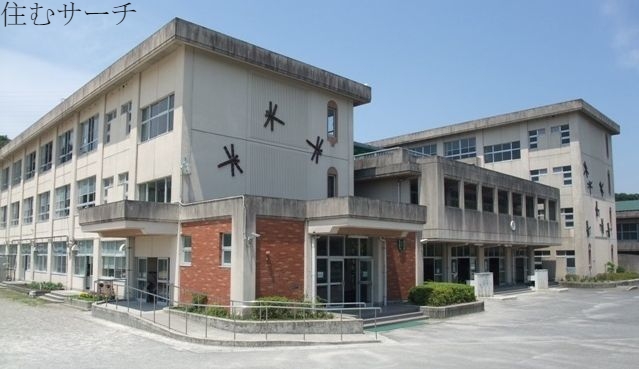 小学校　内部東小学校（小学校）まで1900m