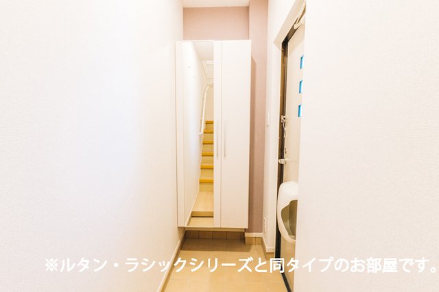 玄関　シューズボックスのある玄関です
