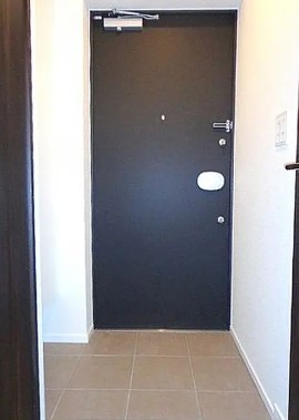 玄関　※別部屋参考写真