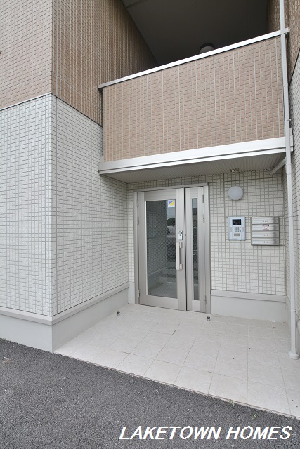 エントランス　オートロック付のエントランスです。