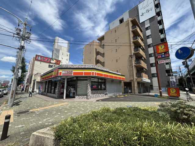 コンビニ　デイリーヤマザキ岩塚駅店（コンビニ）まで148m