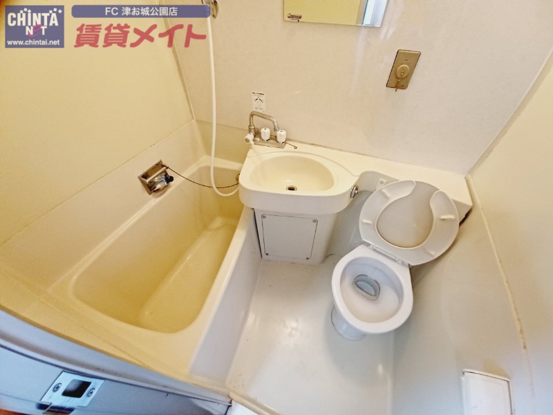 バス・シャワールーム　別部屋反転参考写真