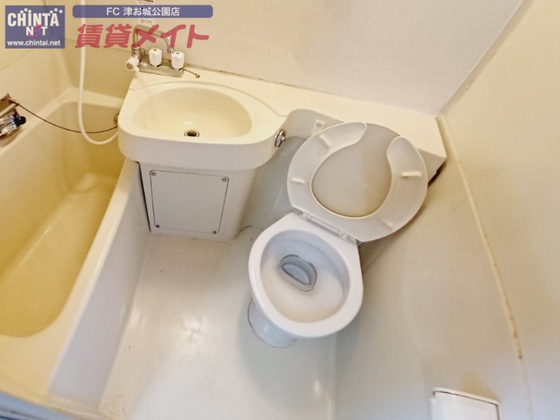 トイレ　別部屋反転参考写真