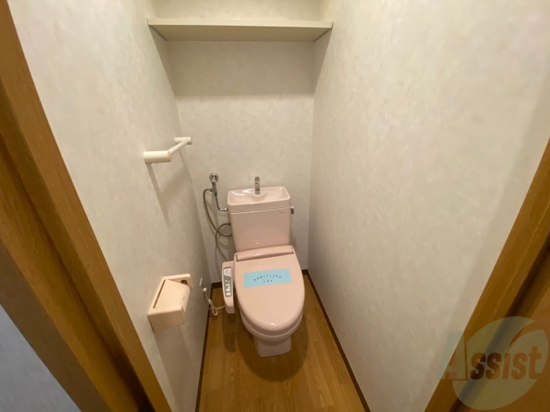 トイレ　こちらはトイレです。清潔感があり、安心して使用できます。