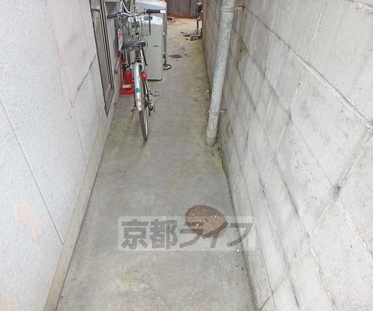 その他共有部分　建物入り口です。