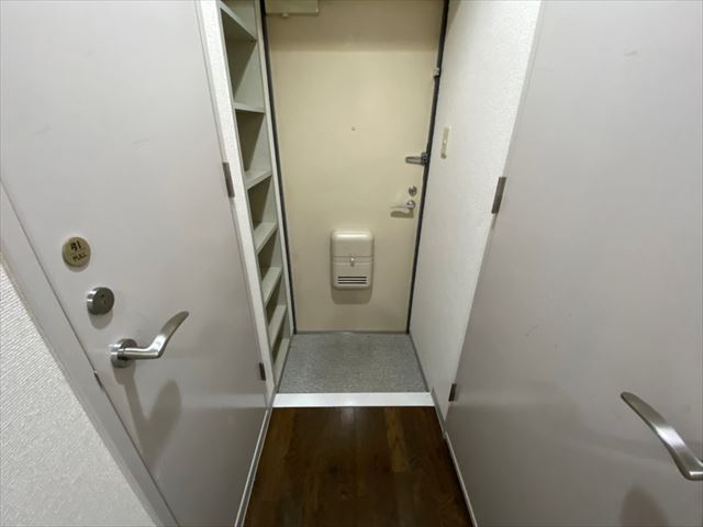 玄関　三高ANNEX BLD (反転タイプ)