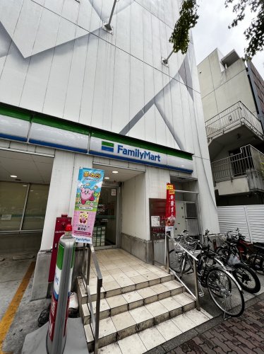 コンビニ　ファミリーマート キング観光若宮大通店（コンビニ）まで200m