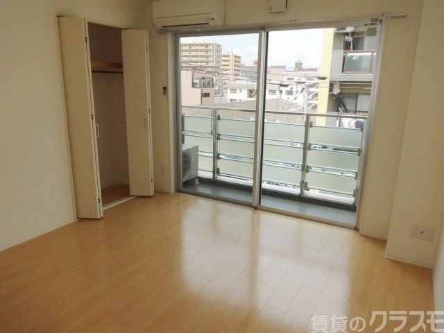 居室・リビング　７．３帖の洋室です★角部屋です◎