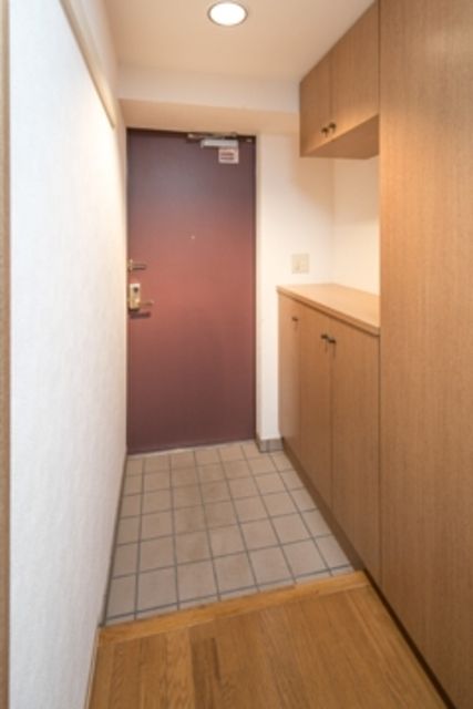 玄関　※写真は同タイプ住戸です。