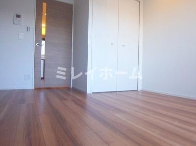 居室・リビング　同建物内、別のお部屋の参考写真になります。