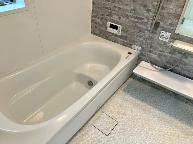 バス・シャワールーム　コンパクトで使いやすいお風呂です