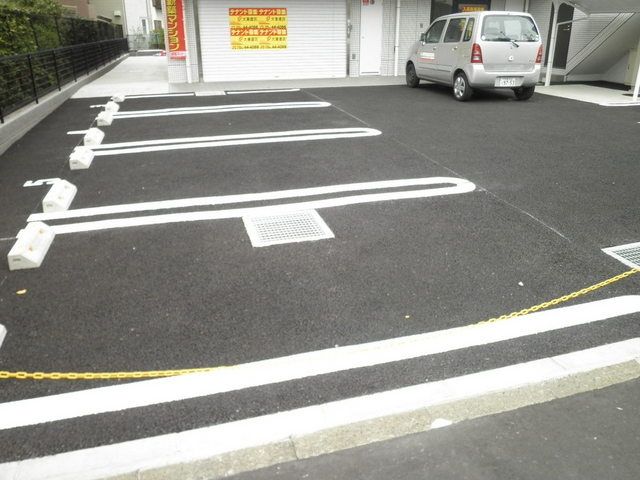 駐車場　★平置きの敷地内駐車場★