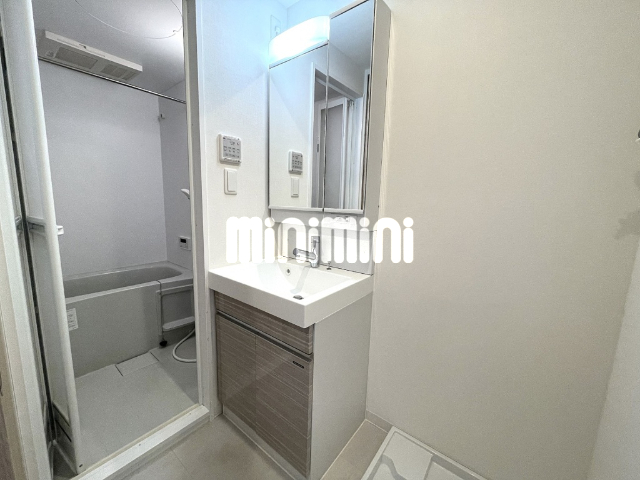 洗面設備　写真は別の部屋のものです。