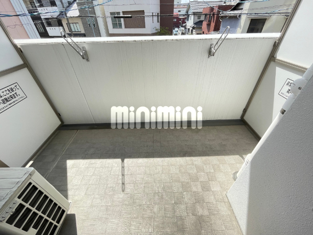 バルコニー　写真は別の部屋のものです。