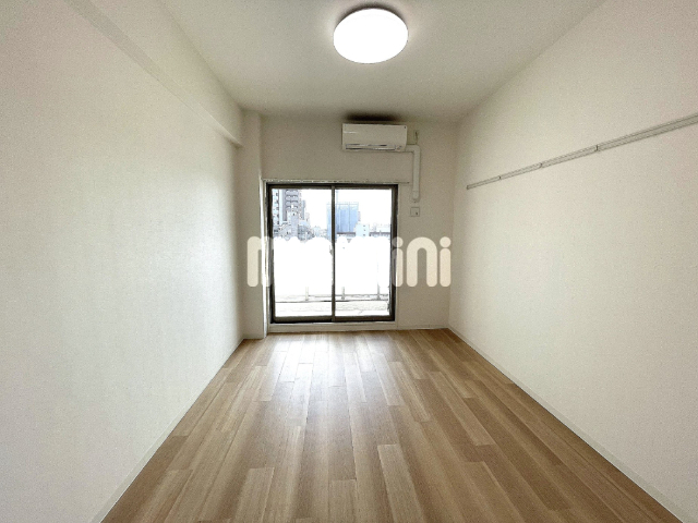 居室・リビング　写真は別の部屋のものです。