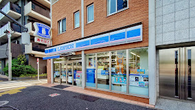コンビニ　ローソン市谷仲之町店（コンビニ）まで369m