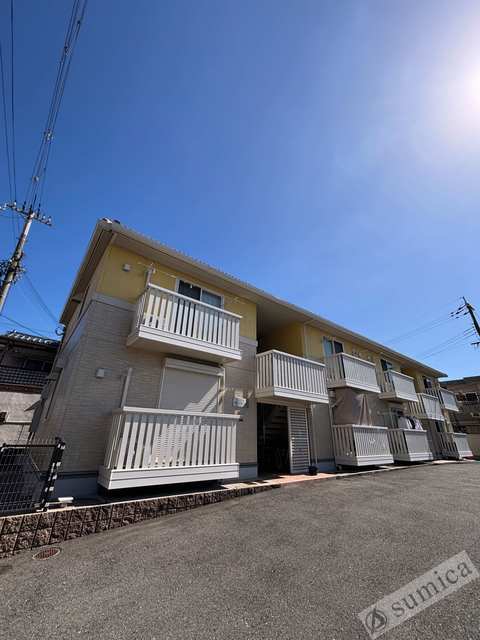 建物外観　駐車場も完備