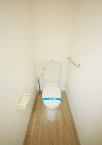 トイレ　別部屋同間取りのお写真となります。参考にご覧くださいませ。