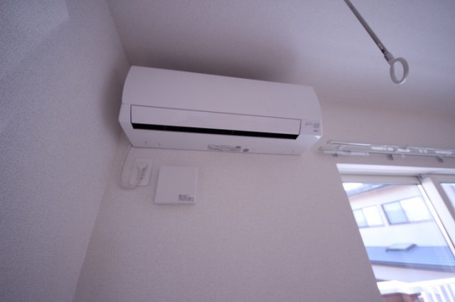 その他設備　エアコン２台ございます。