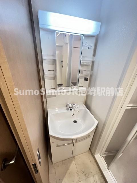 洗面設備　独立洗面化粧台付き