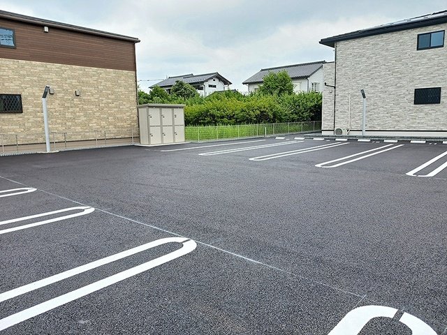 駐車場　駐車場に車を止められます