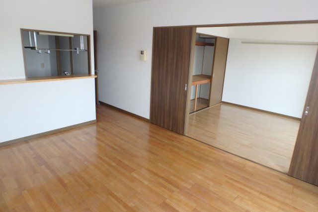 居室・リビング　反転タイプのお部屋の写真になります。 イメージです