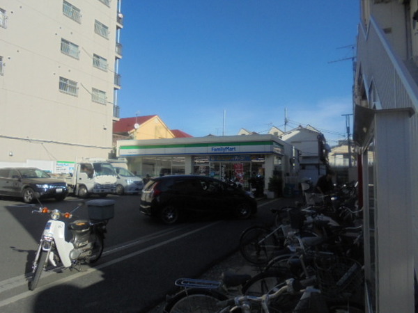 コンビニ　ファミリーマート中延駅前店（コンビニ）まで673m