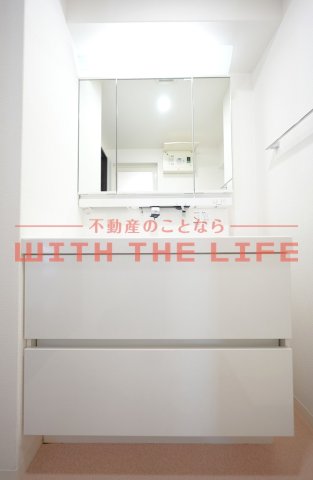 洗面設備　コンパクトで使いやすいトイレです