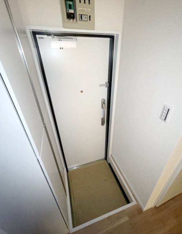 玄関　別部屋参照
