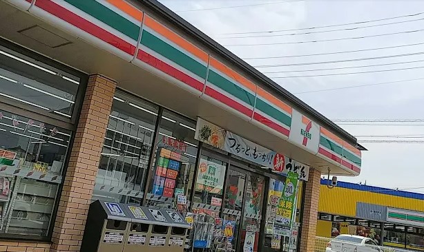 コンビニ　セブンイレブン 川越霞ヶ関東1丁目店（コンビニ）まで334m