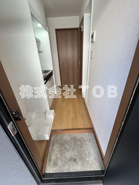 玄関　※別号室同間取り参考写真