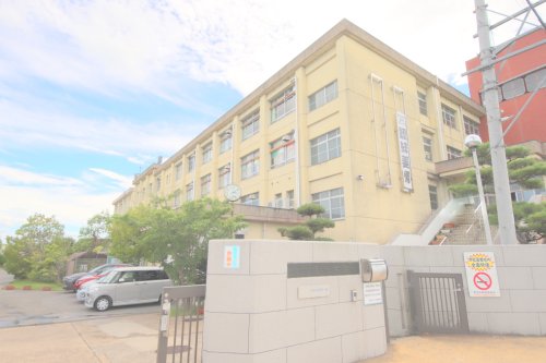 中学校　奈良市立都南中学校（中学校）まで1990m
