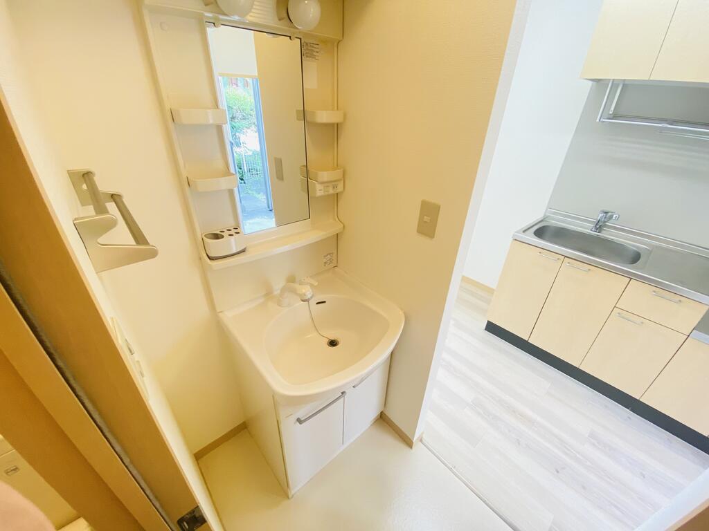洗面設備　同一建物内101号室内装写真転載