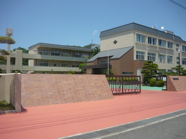 中学校　矢掛中学校（中学校）まで650m