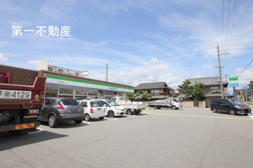 コンビニ　ファミリーマート西脇和布店（コンビニ）まで205m