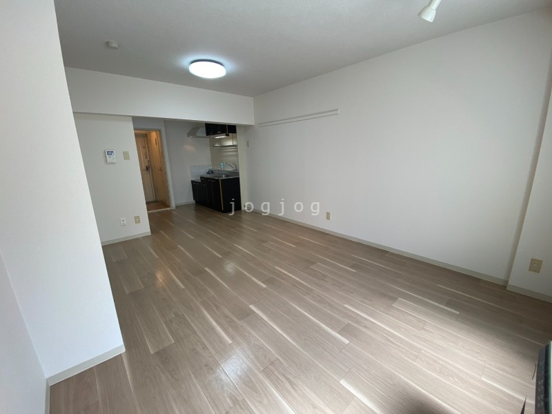 その他部屋・スペース　日当たりの良い明るいお部屋です。