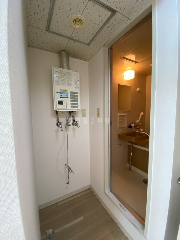 その他設備　こちらが給湯器です！