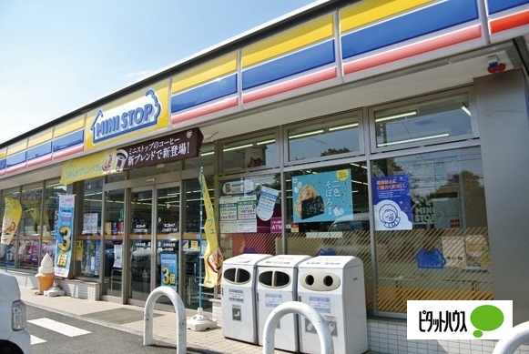 コンビニ　ミニストップ練馬上石神井３丁目店（コンビニ）まで497m