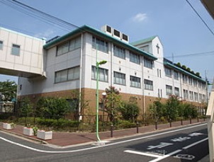 高校・高専　玉川聖学院中等学校・高等部（高校・高専）まで962m