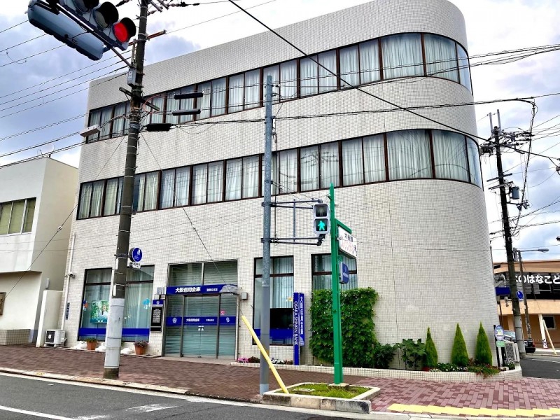 銀行　大阪信用金庫登美丘支店（銀行）まで96m