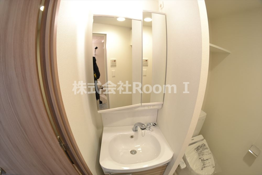 洗面設備　コンパクトで使いやすい洗面所