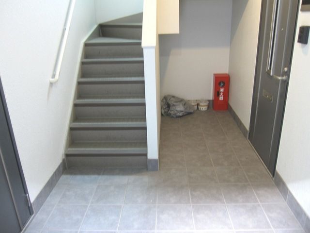 エントランス　★全室角部屋・廊下部分です★