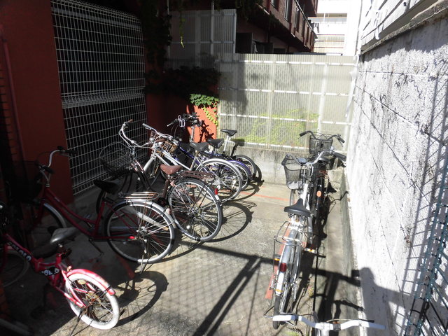 駐車場　敷地内駐輪場です。