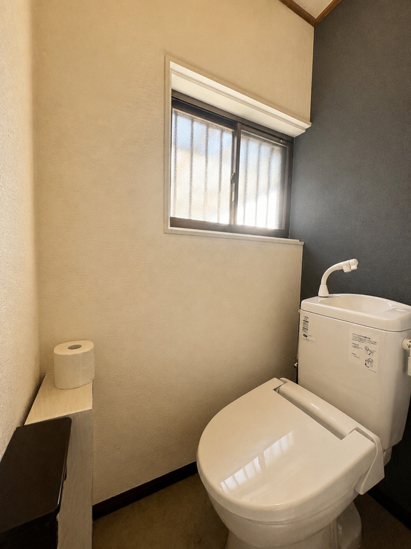 ＪＲ阪和線 和歌山駅 徒歩13分 2階建 築51年のトイレ写真