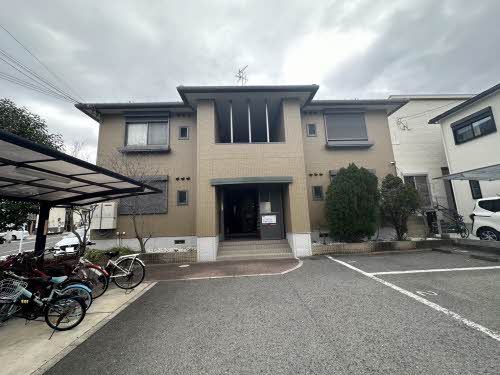 建物外観　積水ハウス施工の賃貸住宅「シャーメゾン」です。
