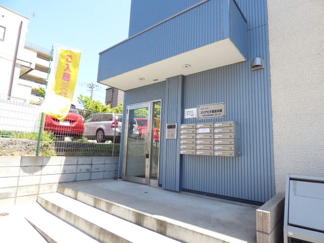 エントランス　オートロック付き